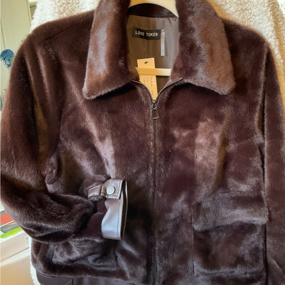 Love Token Women's Faux Fur Jacket. Front Zip, Pockets, Fully Lined. Size M - Picture 2 of 7